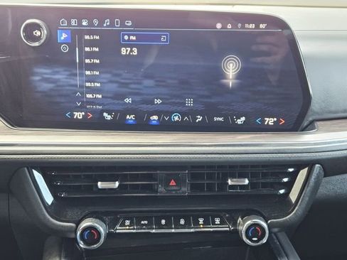 Used 2025 Chevrolet Suburban Z71 AWD/4WD image 22