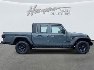 New 2026 Jeep Gladiator Sport video 3