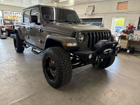 Used 2022 Jeep Gladiator Sport AWD/4WD image 68