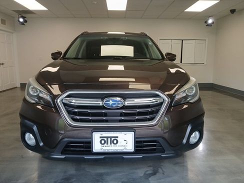Used 2019 Subaru Outback 2.5i Touring AWD/4WD image 5