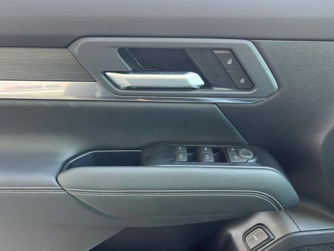 New 2027 GMC Terrain Elevation w/ Elevation Premium Package FWD image 9