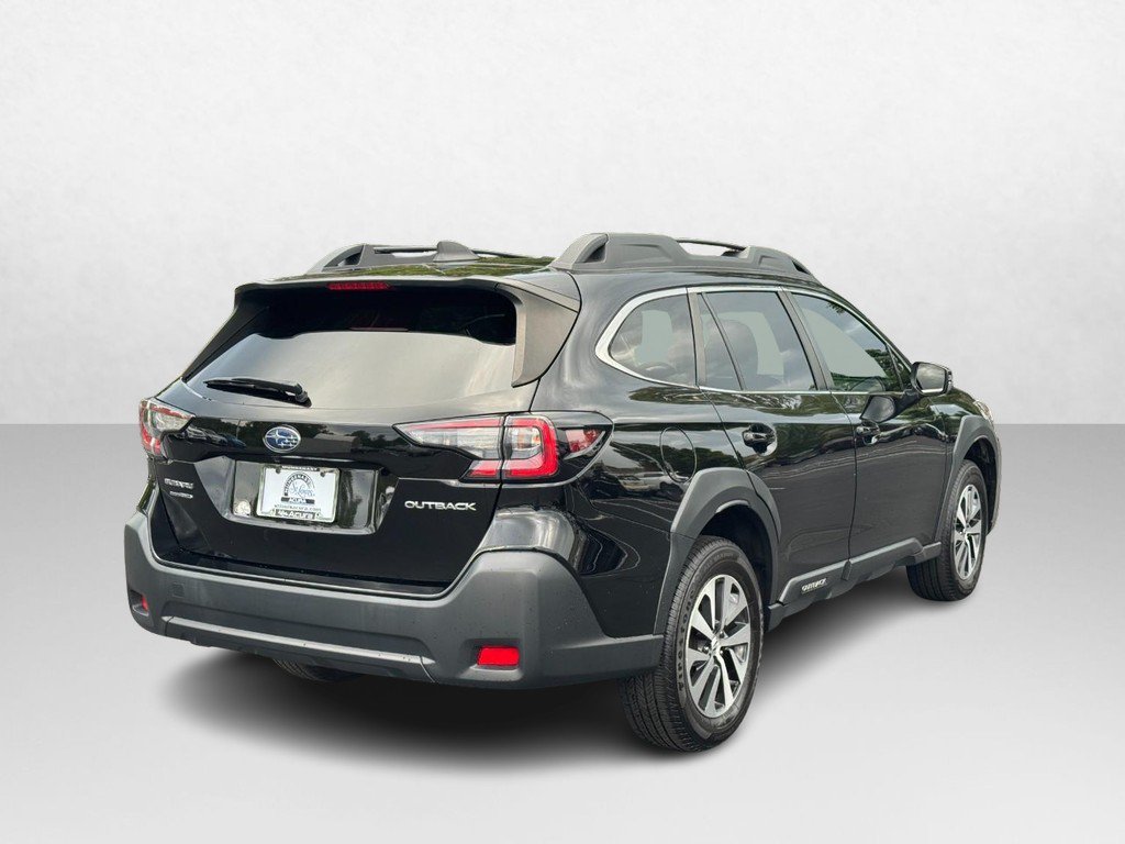Used 2023 Subaru Outback Premium AWD/4WD image 8
