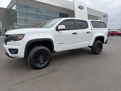 Used 2015 Chevrolet Colorado LT w/ Luxury Package image 2