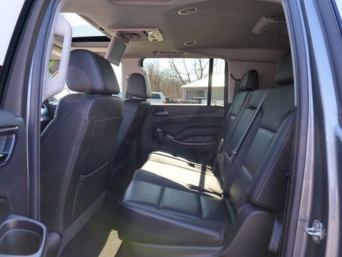 Used 2020 GMC Yukon XL SLT w/ Premium Edition image 18