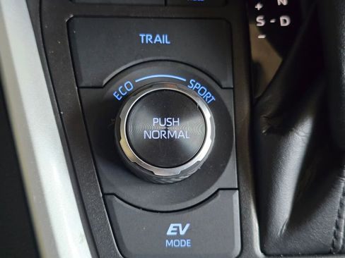 Used 2022 Toyota RAV4 SE w/ Convenience Package AWD/4WD image 33
