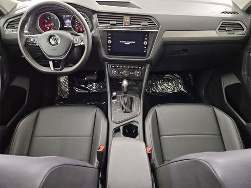 Used 2021 Volkswagen Tiguan SE image 15