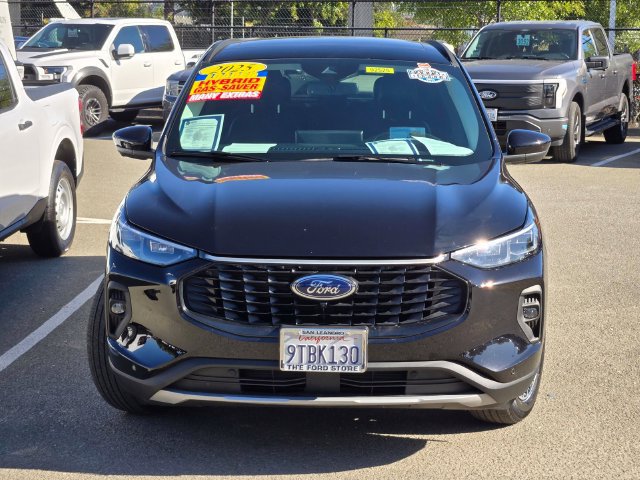 Used 2025 Ford Escape SE w/ PHEV Premium Package FWD image 2