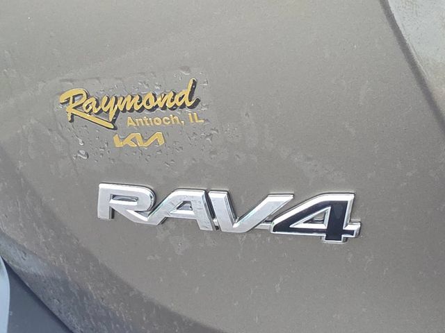 Used 2015 Toyota RAV4 XLE AWD/4WD image 13
