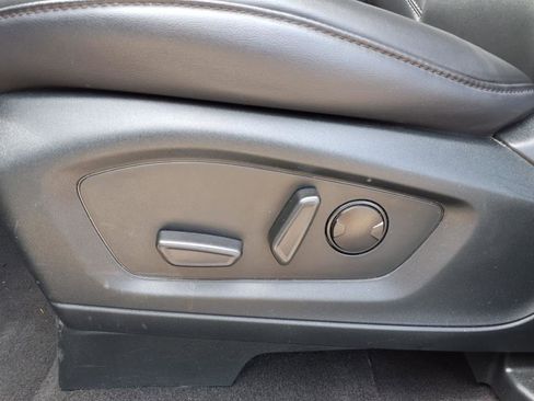 Used 2023 Ford Explorer XLT w/ Equipment Group 202A image 15