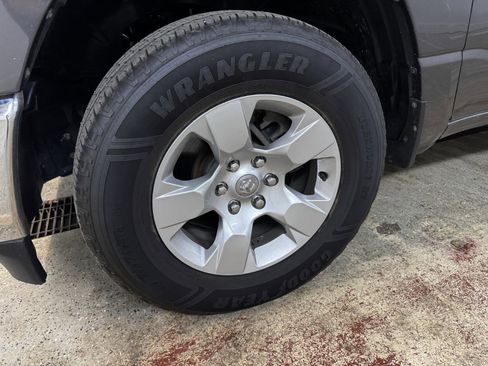 Used 2021 RAM 1500 Big Horn AWD/4WD image 11