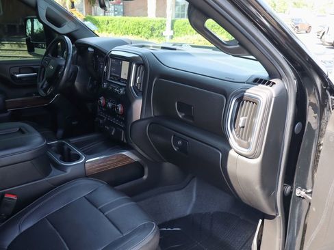 Used 2022 Chevrolet Silverado 3500 High Country image 47