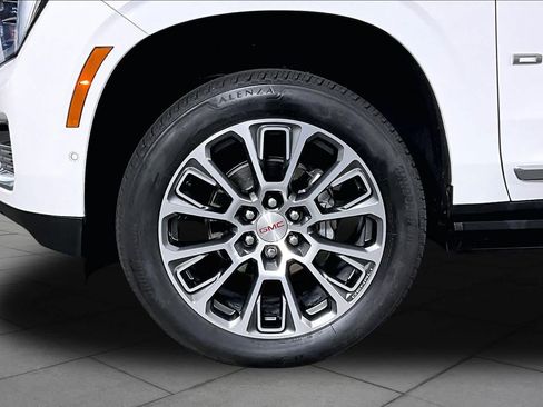 Certified 2026 GMC Yukon XL Denali w/ Sun & Power Step Package RWD image 10