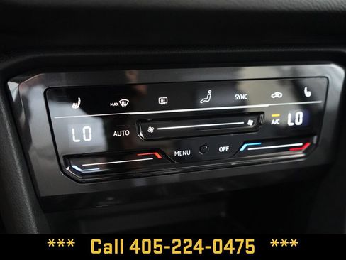 Used 2024 Volkswagen Tiguan SE FWD image 36