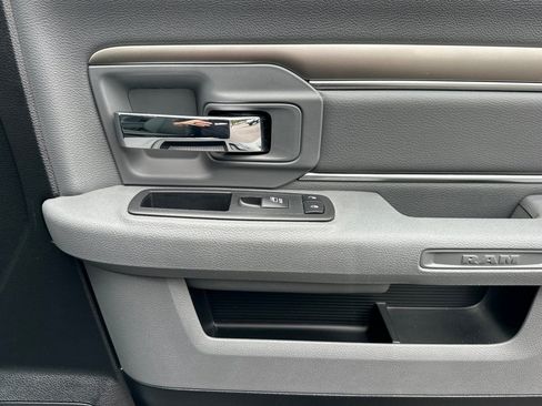 Used 2018 RAM 1500 Classic SLT w/ Luxury Group AWD/4WD image 19