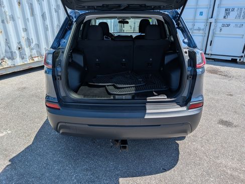 Used 2020 Jeep Cherokee Latitude w/ Cold Weather Group AWD/4WD image 13