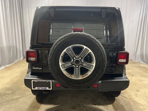 Used 2022 Jeep Wrangler Unlimited Sahara w/ Cold Weather Group image 9