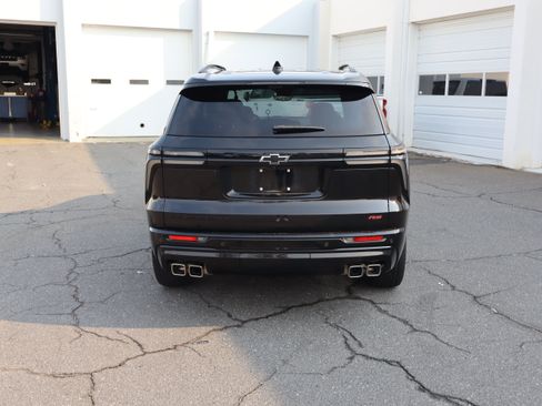 Used 2024 Chevrolet Traverse RS AWD/4WD image 9