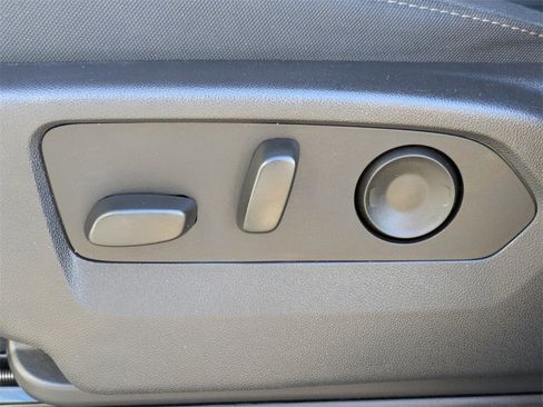 Used 2023 GMC Sierra 1500 Elevation image 19