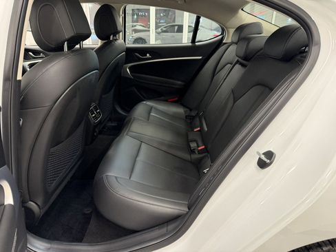 Used 2022 Genesis G70 2.0T image 35