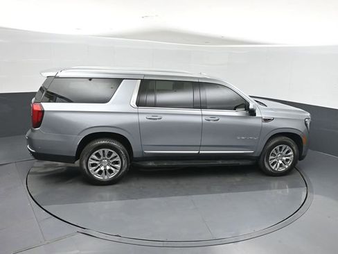 Used 2025 GMC Yukon XL Denali AWD/4WD image 32