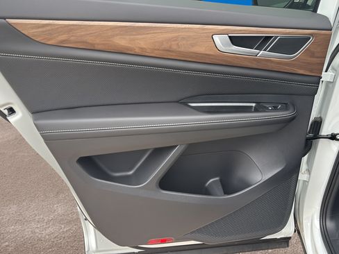 New 2026 Volkswagen Atlas SE FWD image 15