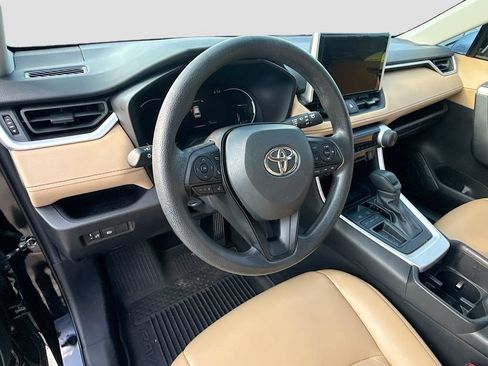 Used 2025 Toyota RAV4 LE FWD image 12