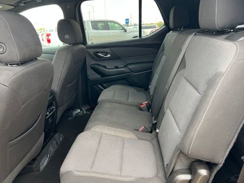 Used 2022 Chevrolet Traverse LT image 14