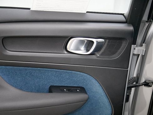 Certified 2023 Volvo XC40 Recharge Ultimate image 22