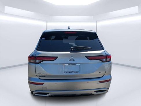 Used 2024 Mitsubishi Outlander SE FWD image 4