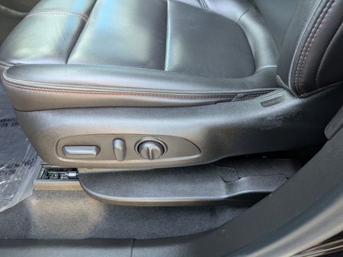 Used 2023 Chevrolet Traverse RS image 22