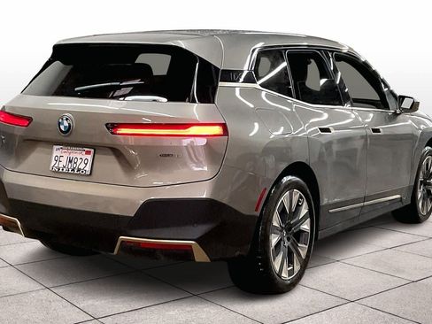 Used 2023 BMW iX xDrive50 image 15