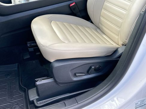 Certified 2024 Ford Edge SEL w/ Convenience Package image 18