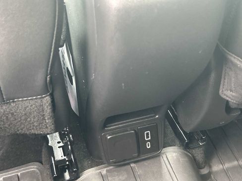 Used 2023 Buick Encore GX Essence w/ Experience Buick Package AWD/4WD image 22