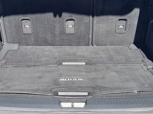 Used 2021 Nissan Rogue SL w/ Premium Package image 11