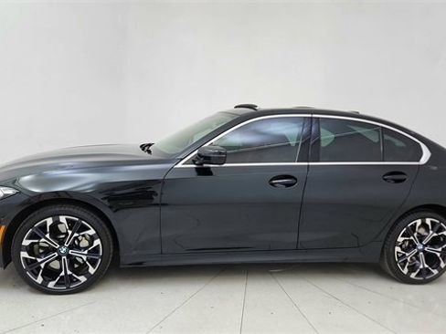 Used 2025 BMW 330i xDrive Sedan image 3