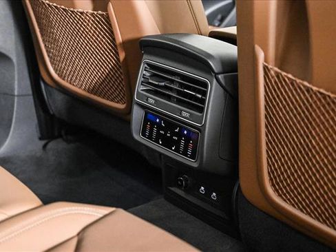 Used 2024 Audi Q8 Premium Plus w/ Premium Plus Package image 18