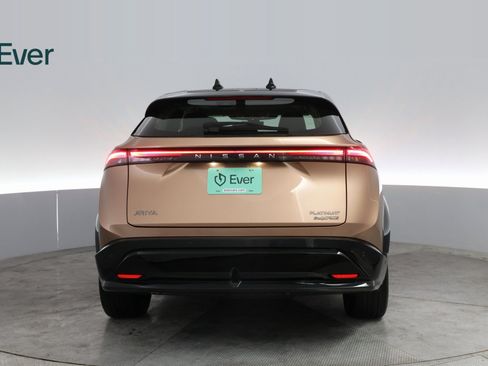 Used 2024 Nissan Ariya AWD image 13