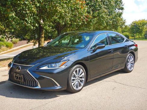Used 2021 Lexus ES 250 w/ Premium Package image 1