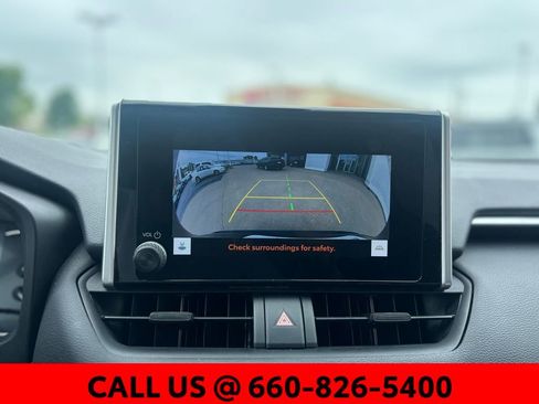 Used 2025 Toyota RAV4 XLE AWD/4WD image 15