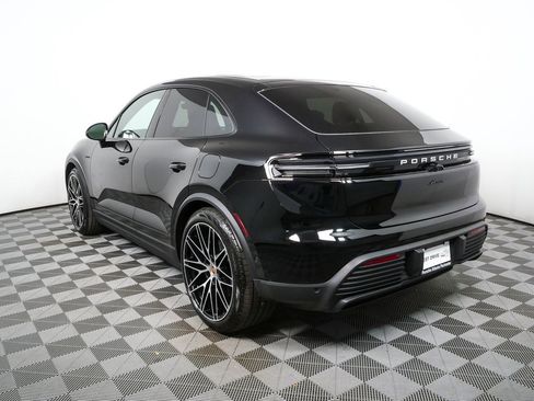 New 2025 Porsche Macan Electric image 3