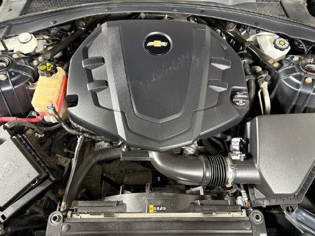 Used 2020 Chevrolet Camaro LT RWD image 36