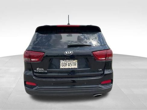 Used 2019 Kia Sorento S AWD/4WD image 4