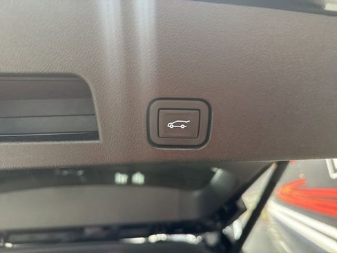 Used 2024 Chevrolet Traverse RS w/ LPO, Floor Liner Package image 19