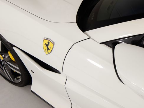 Certified 2020 Ferrari Portofino RWD image 13