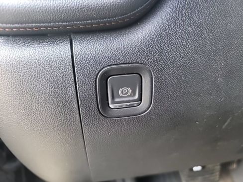 Used 2020 GMC Sierra 2500 AT4 w/ AT4 Premium Package AWD/4WD image 19
