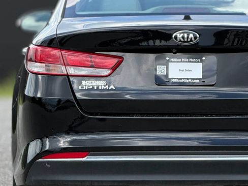 Used 2018 Kia Optima LX w/ 17" Alloy Wheels Package FWD image 13