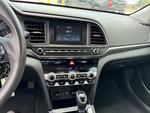 Used 2020 Hyundai Elantra SE w/ Cargo Package (C1) FWD image 22