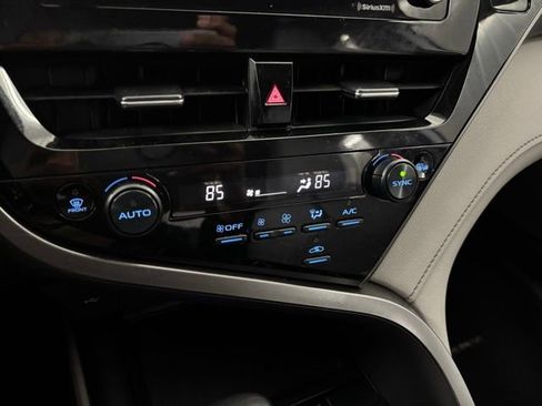 Used 2022 Toyota Camry SE image 19