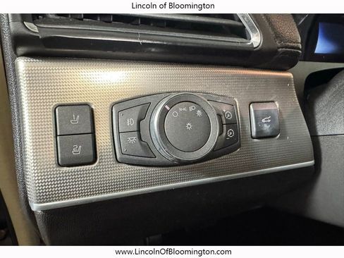 Used 2013 Lincoln MKX AWD image 35