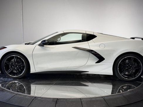 Used 2024 Chevrolet Corvette Stingray Premium Cpe w/ Z51 Performance Package RWD image 23
